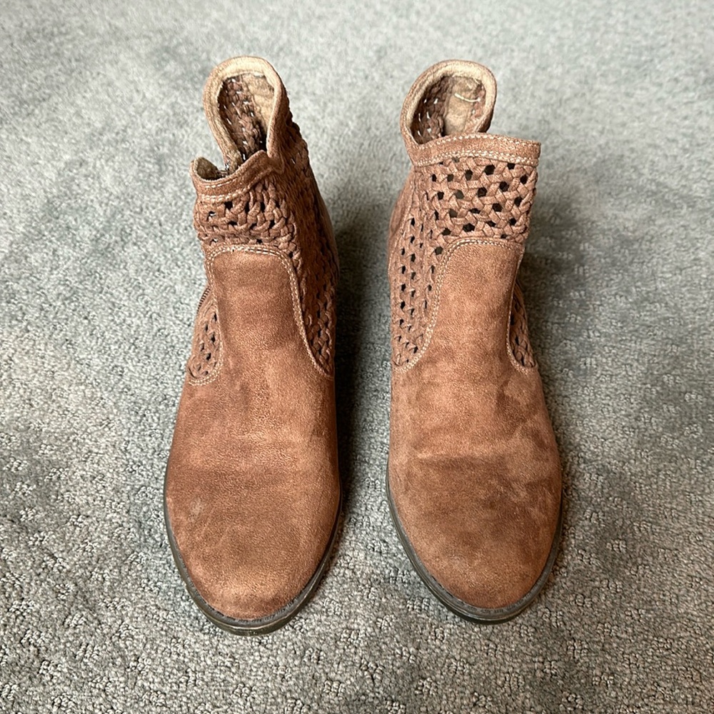 Women’s Mudd Ankle Boots Size 8
